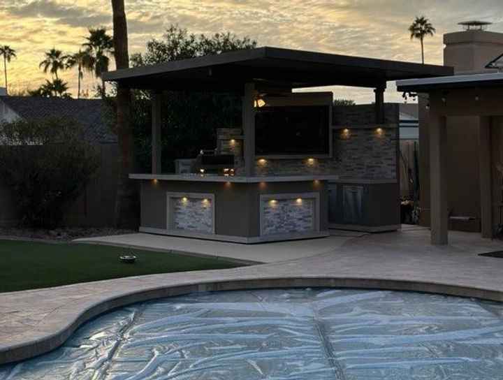 KoKoMo Bermuda Kitchen BBQ Island with Built-In TV, Fire Pit & Bar for Ultimate Outdoor Entertaining - The Vitality Estate