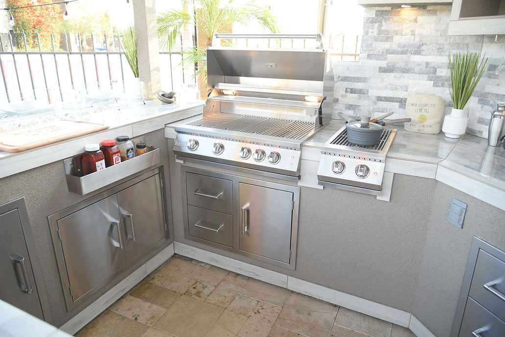 KoKoMo Bermuda Kitchen BBQ Island with Built-In TV, Fire Pit & Bar for Ultimate Outdoor Entertaining - The Vitality Estate