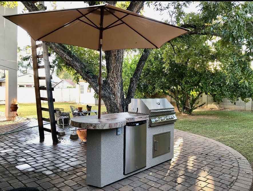 Kokomo Grill BBQ Island Maui 7'6" with 33" Round Bar, LED Lights & Built-In BBQ - The Vitality Estate