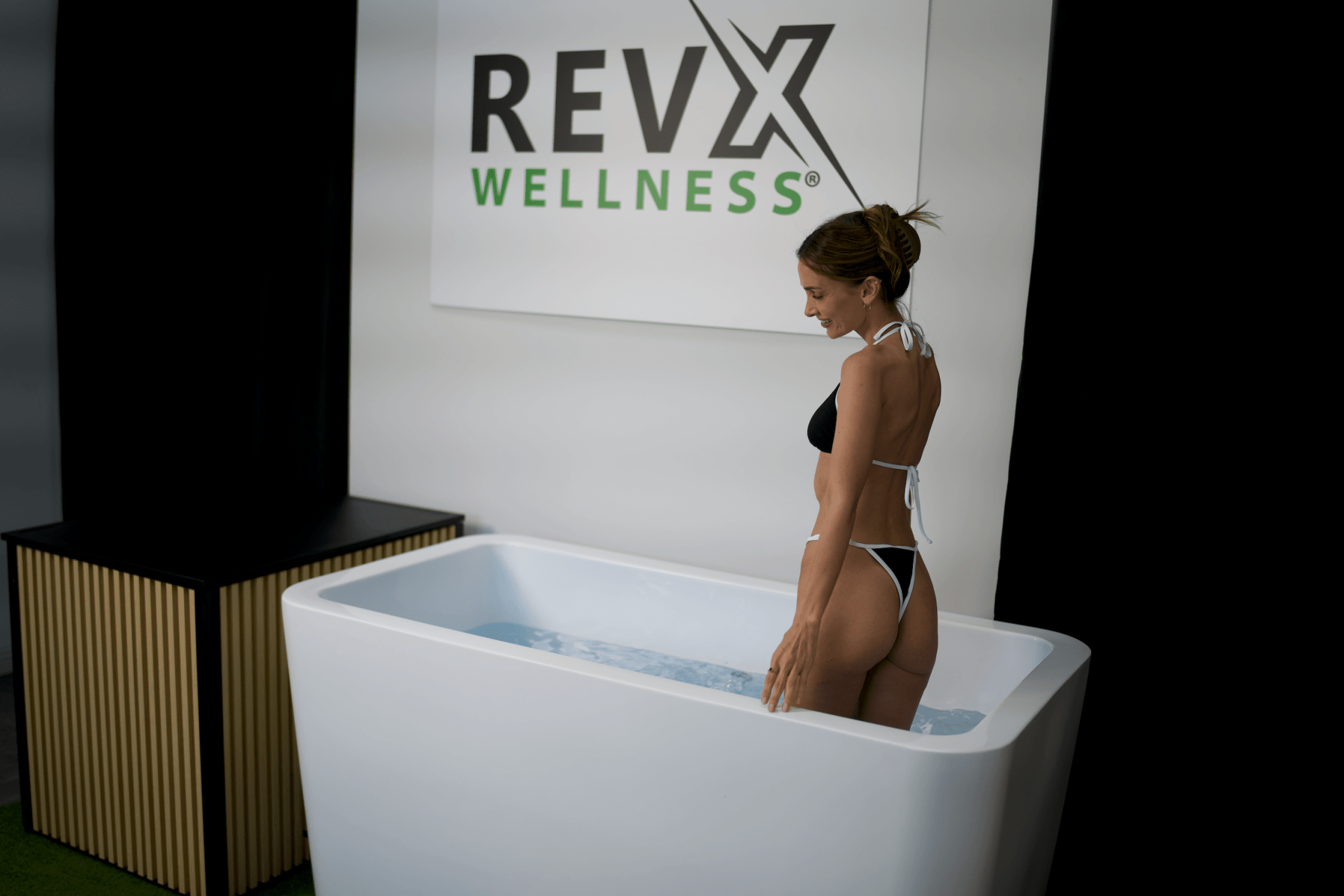 RevX Acrylic X Tub Cold Plunge + LUX High Performance Chiller and Filtration System - The Vitality Estate
