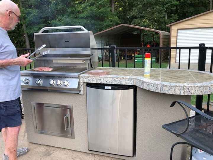 Kokomo Grill BBQ Island Maui 7'6" with 33" Round Bar, LED Lights & Built-In BBQ - The Vitality Estate