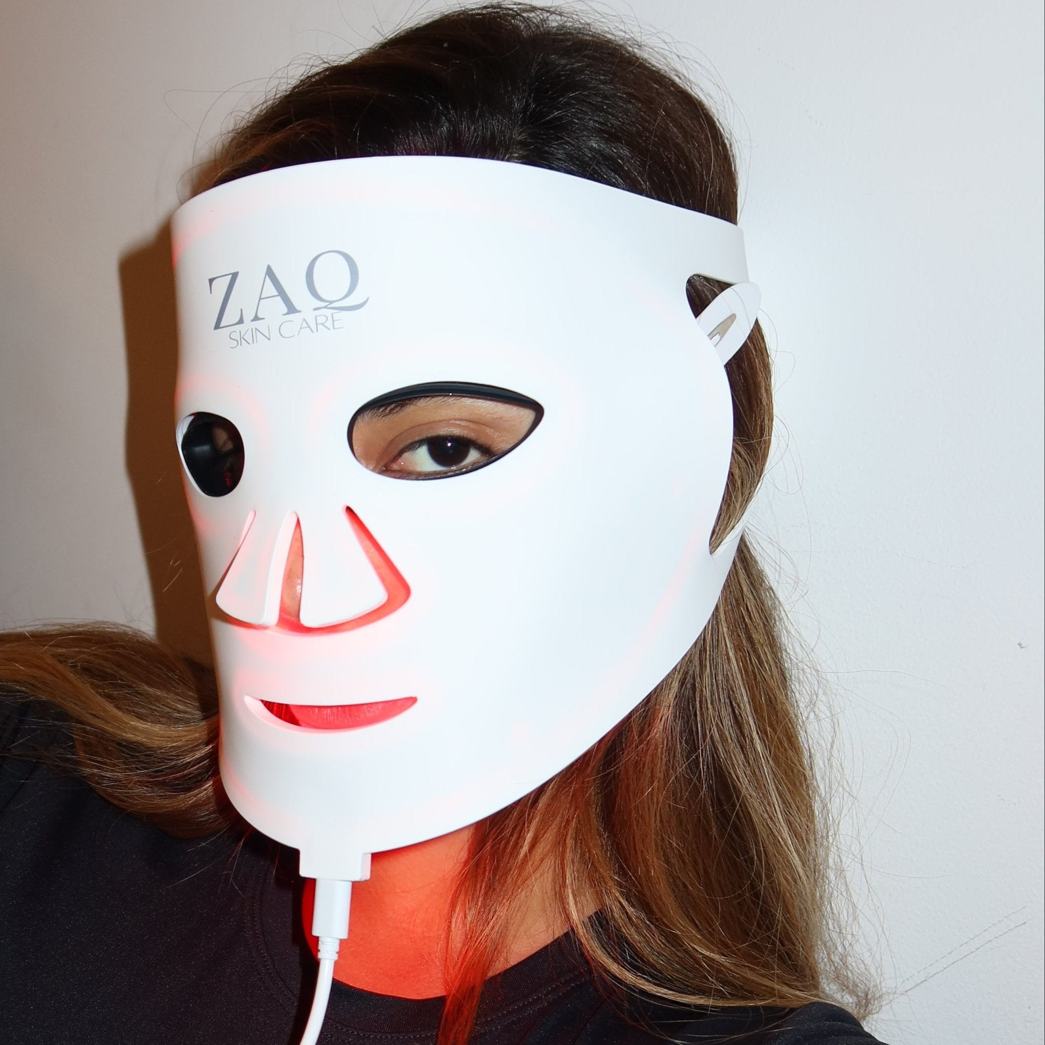 ZAQ Noor 2.0 Pro: 1072nm Deep Infrared, Red & Blue (2026) - The Vitality Estate